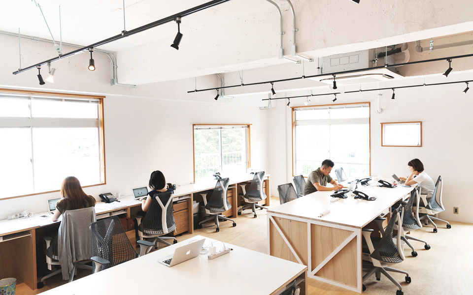企業のカバー写真
