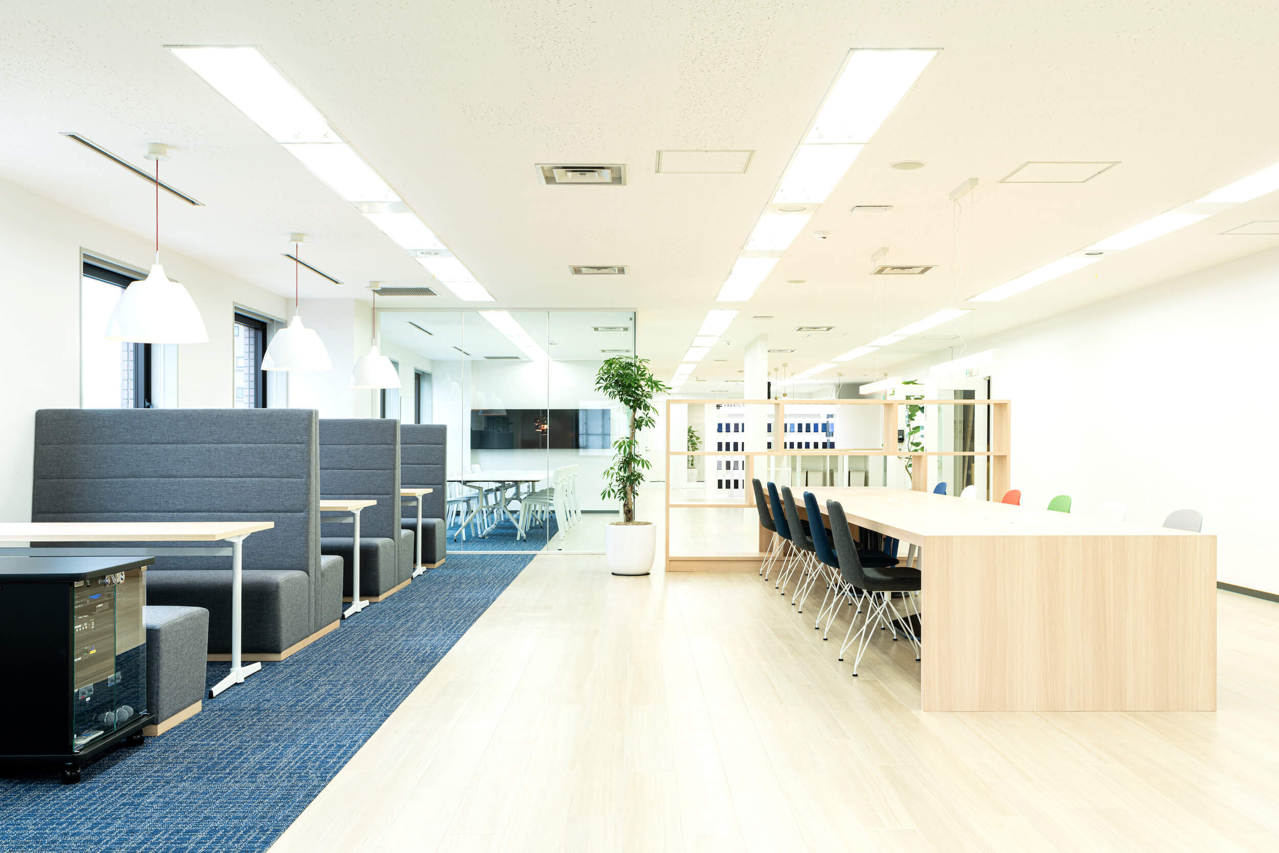 企業のカバー写真