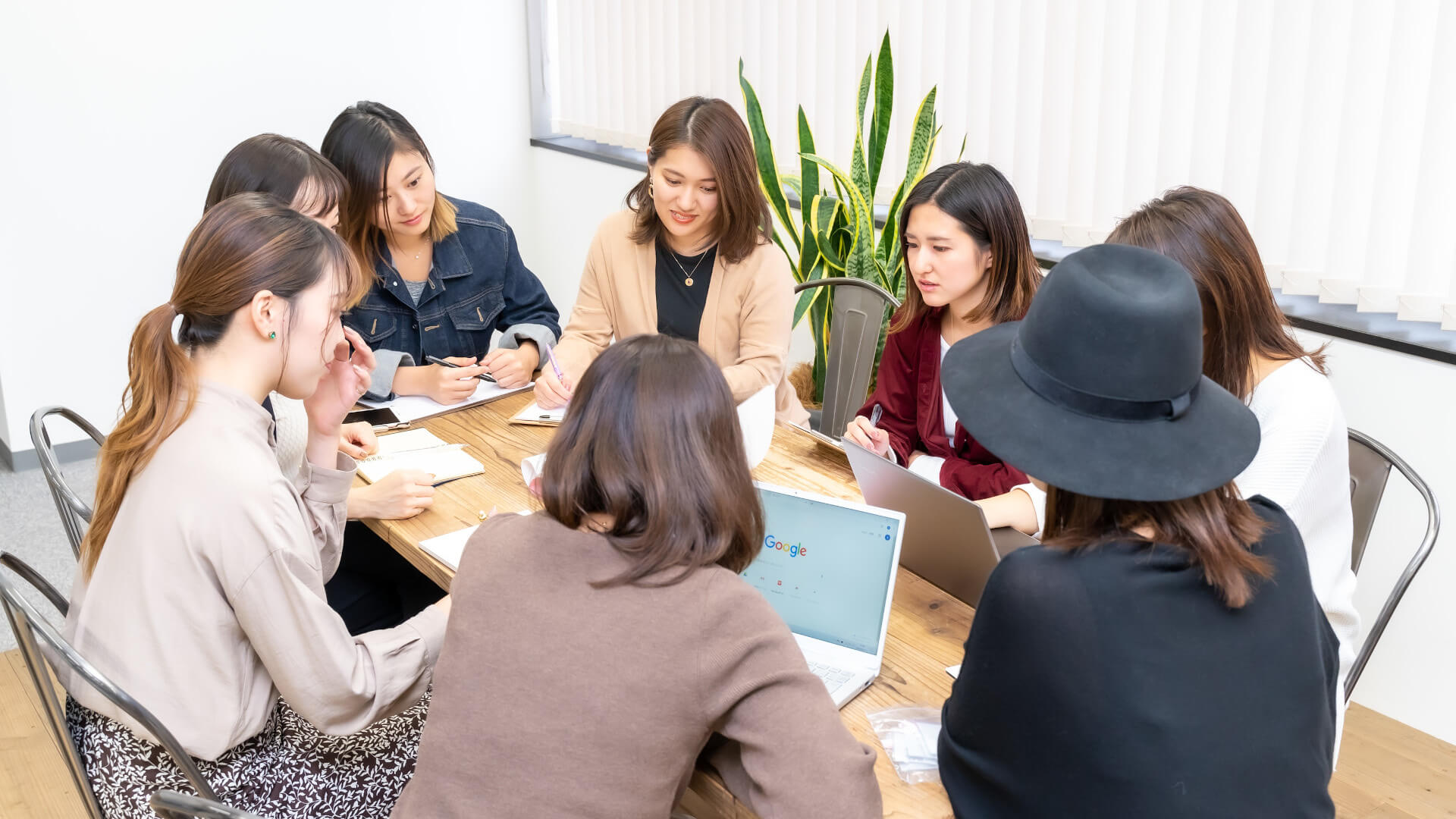 企業のカバー写真