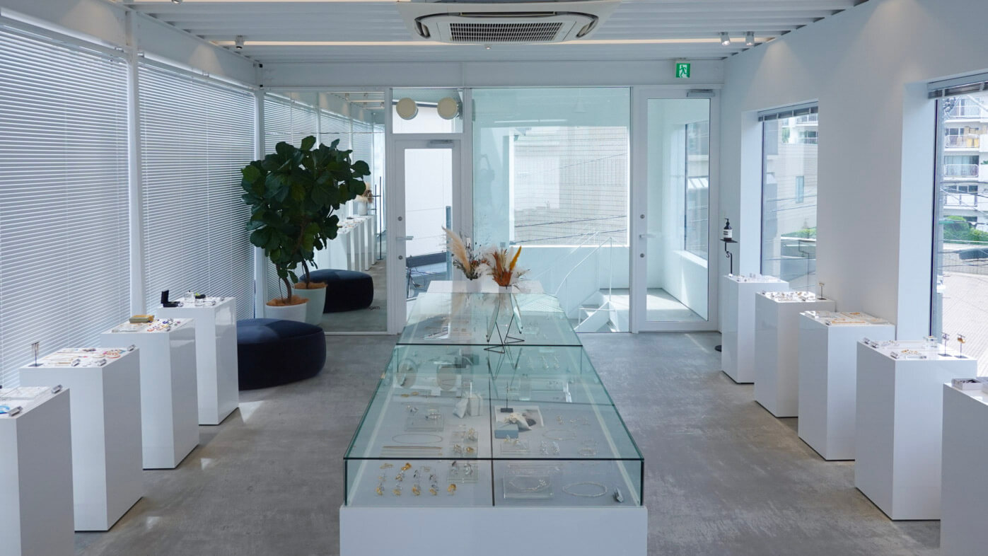 企業のカバー写真