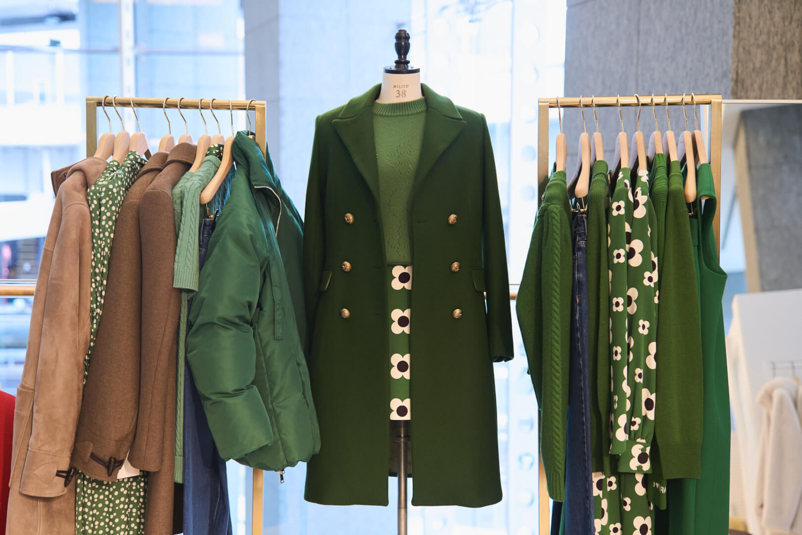 企業のカバー写真