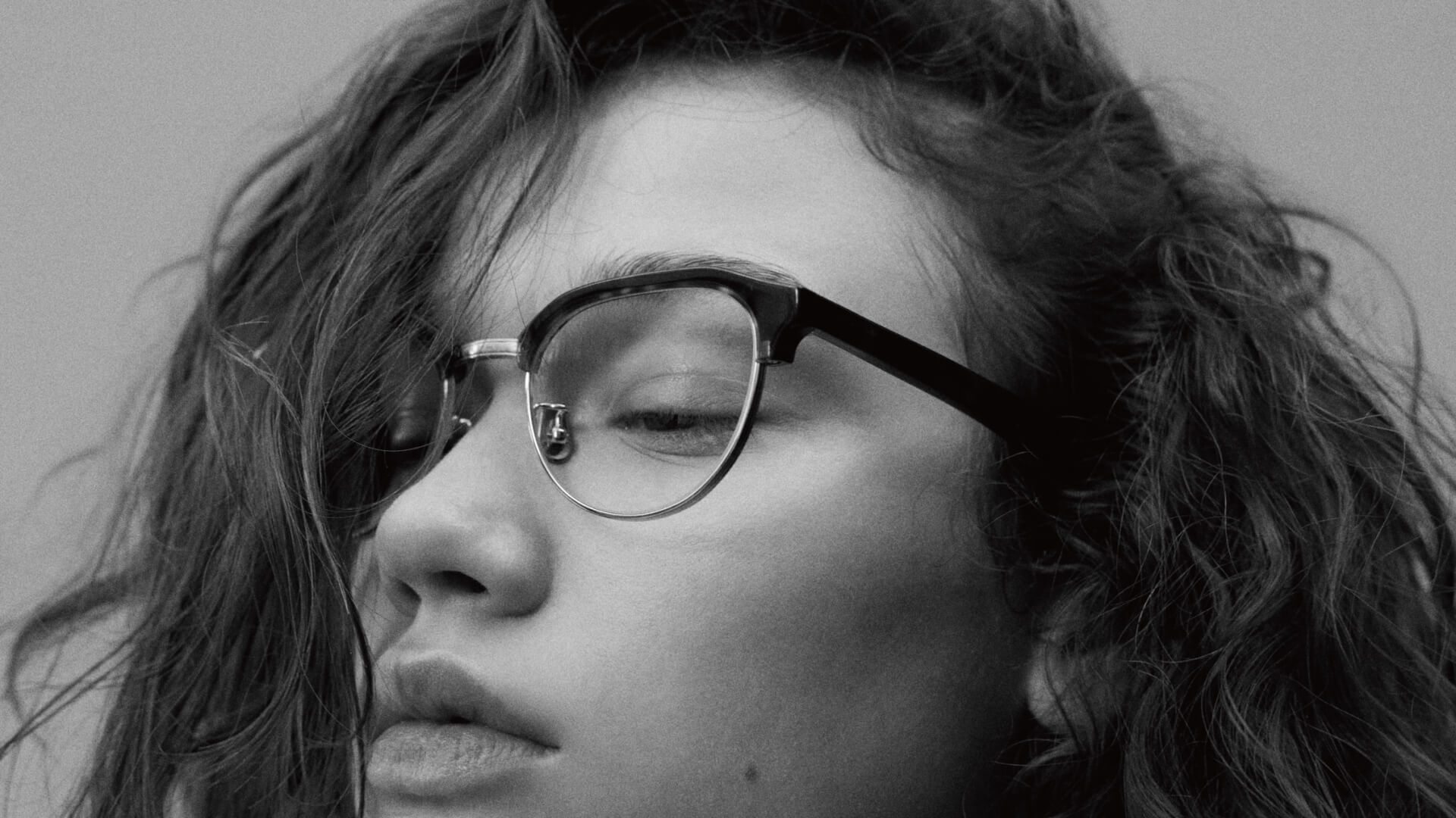 企業のカバー写真