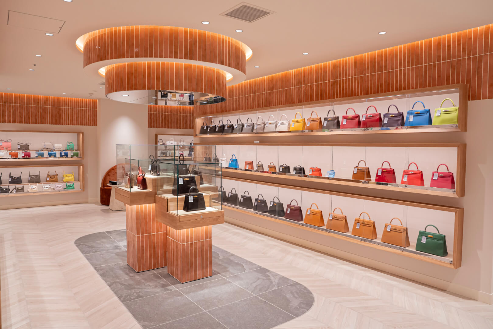 企業のカバー写真