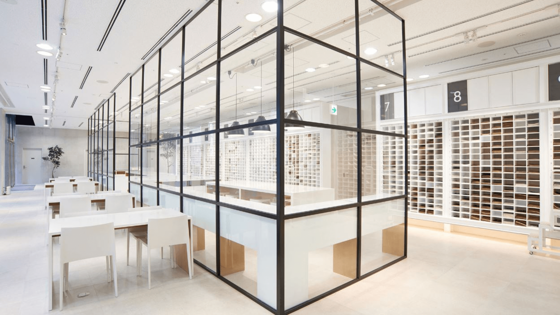 企業のカバー写真