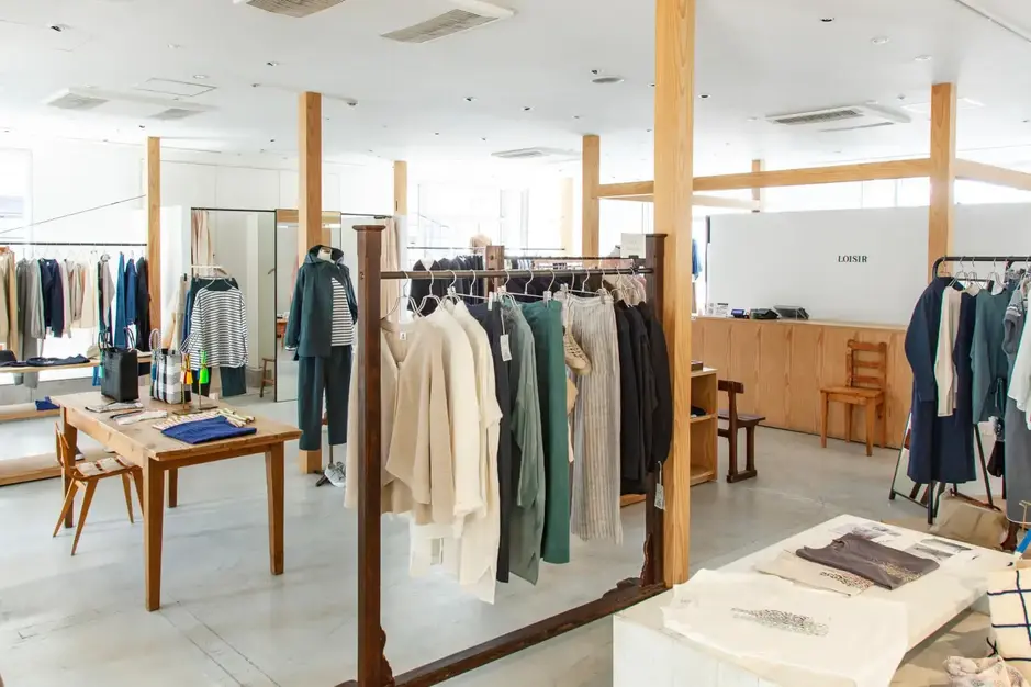 アパレル販売・総合職 新卒向けオンライン会社説明会のカバー写真