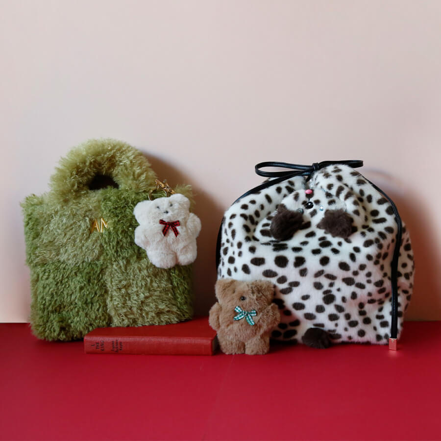 オリジナル雑貨ブランドの企画デザイナー/リモート可・フレックス制・年休120日