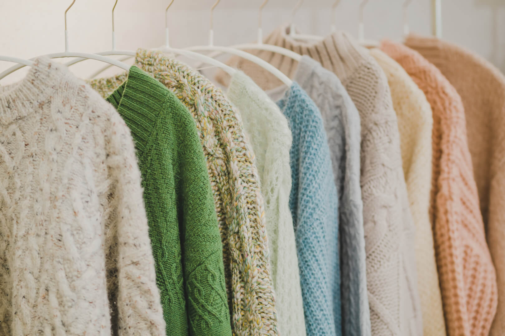 【東京｜営業職】ニットアパレル｜ODM｜OEM｜賞与年2回｜土日休み