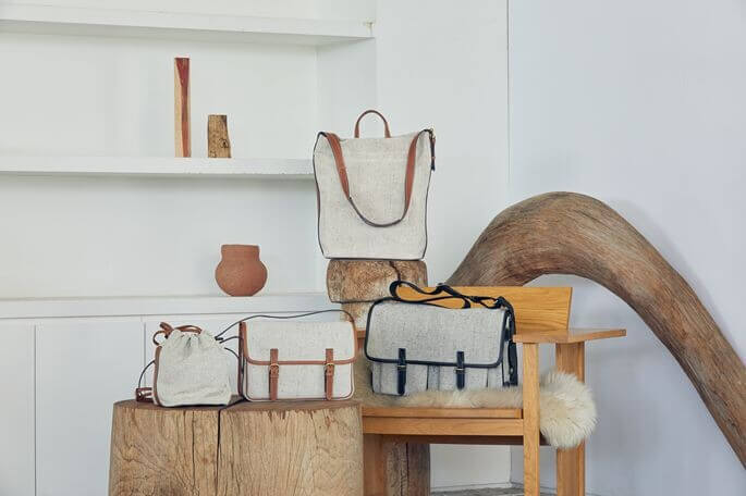 【販売｜横浜駅】SLOWニュウマンのお店 鞄、革小物、アクセサリー類の販売