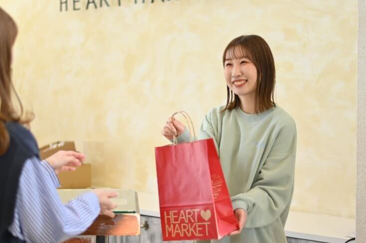 【羽生 / 販売スタッフ】店長候補 / 週休2日 / ハートフルなお店づくり