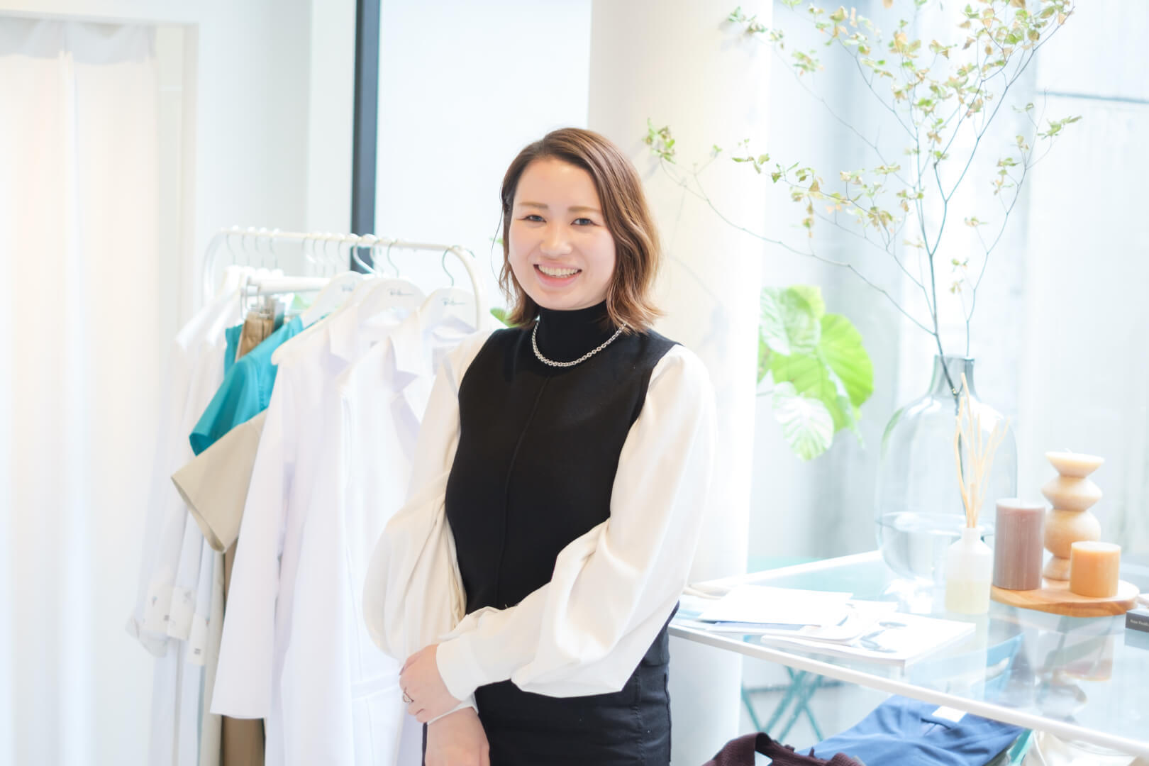 【大阪】高級医療アパレルの専門店！販売スタッフ募集