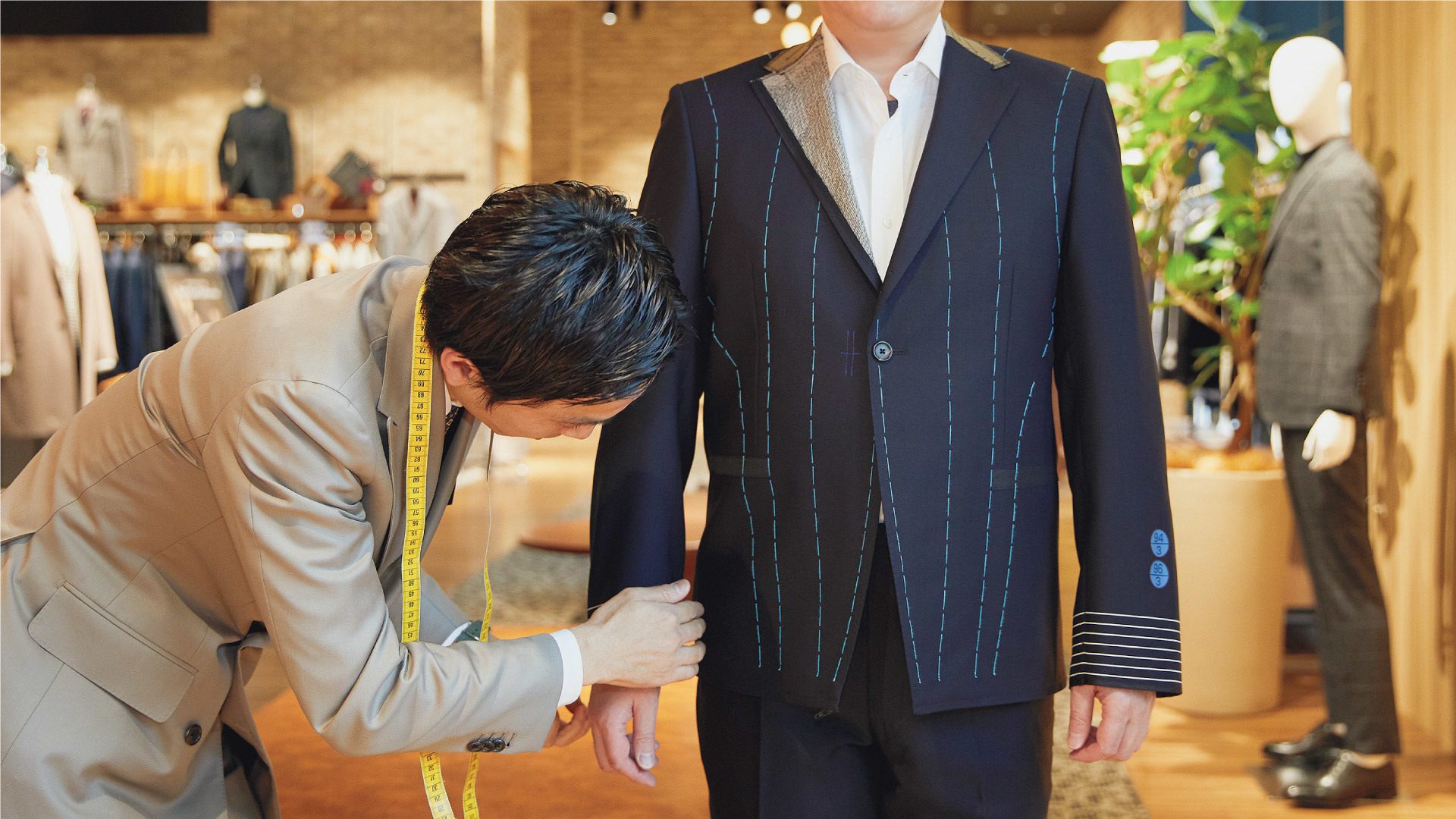 <ONLY>新宿マルイアネックス店でスーツコーディネーターとして活躍しませんか?のカバー写真