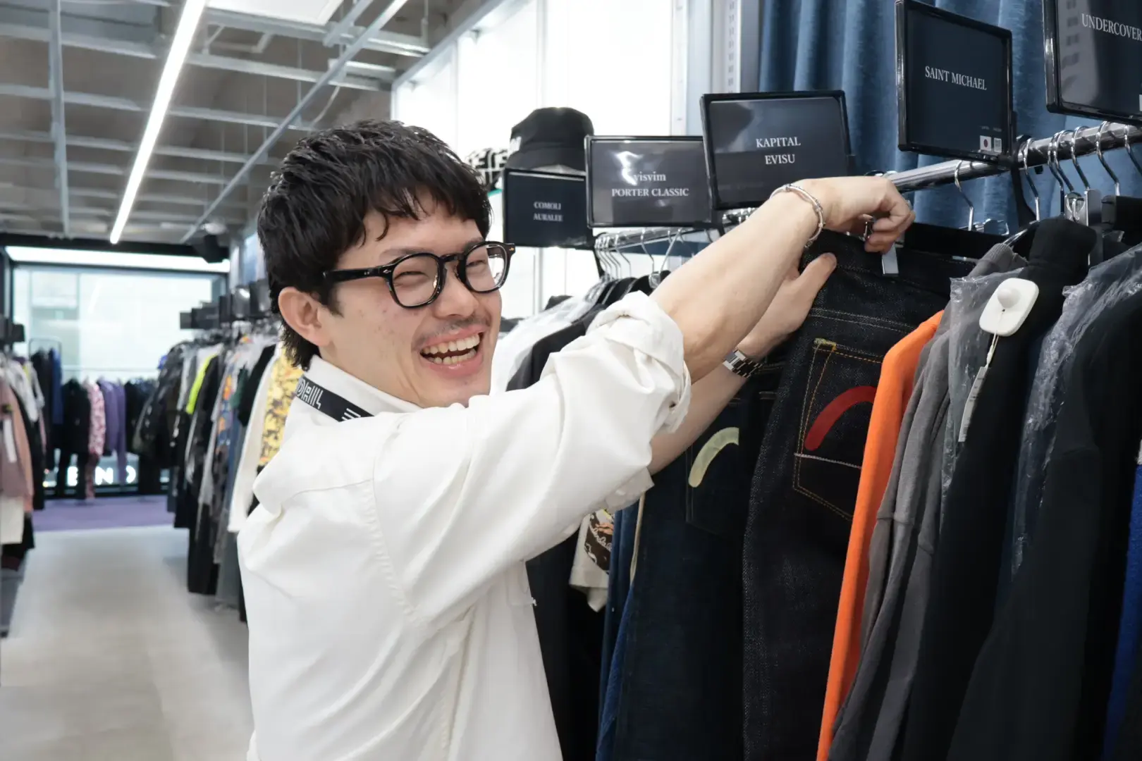 株式会社カインドオル｜カインドオルフレスポ東大阪店 販売・接客