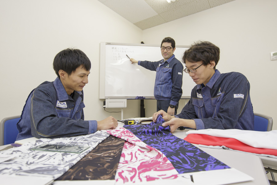 【営業】アパレル・繊維・ものづくりに興味のある方歓迎!|正社員|東京|富山のカバー写真