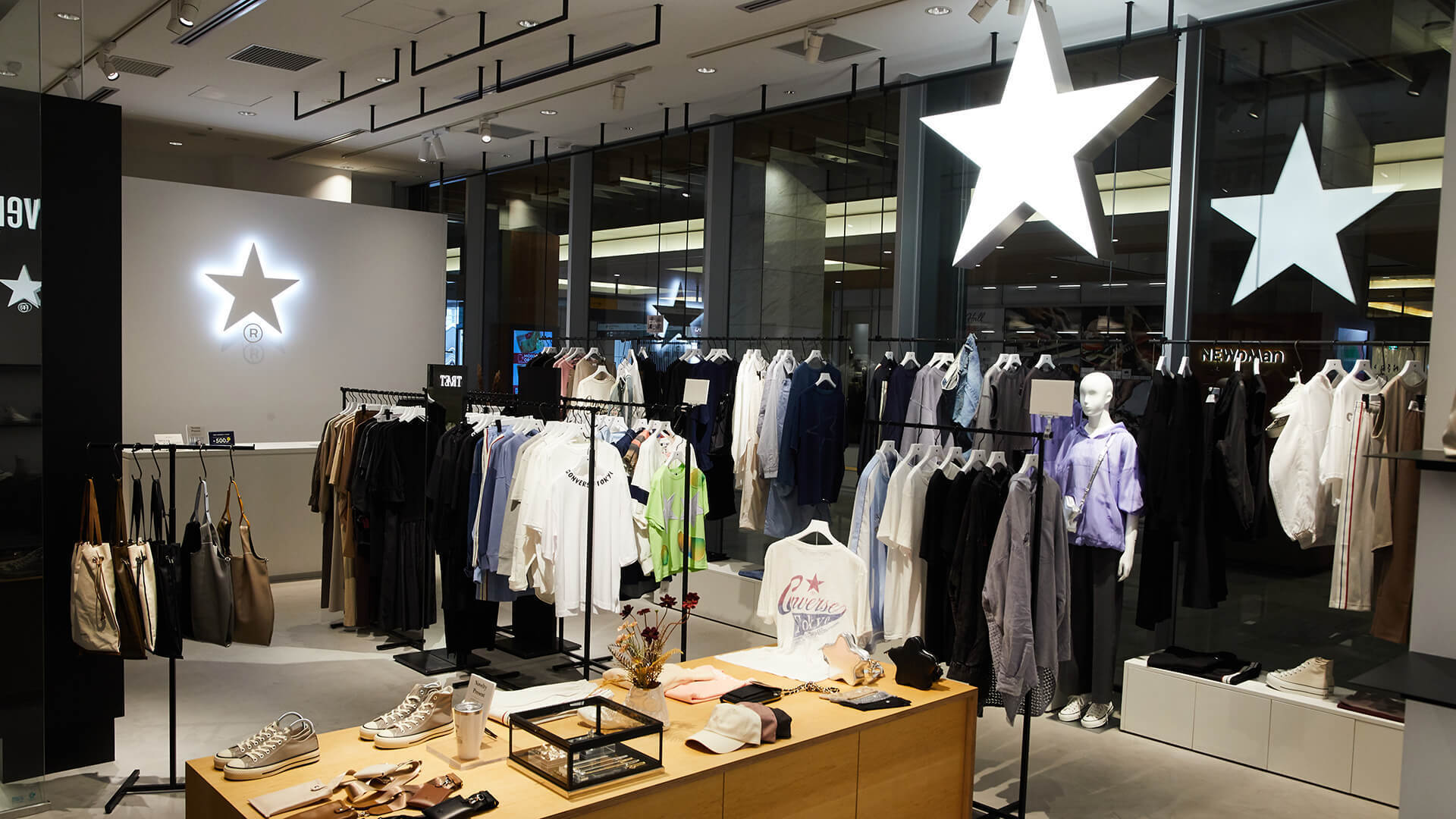 【9月高輪店オープン】★CONVERSE TOKYO★販売職／正社員採用！