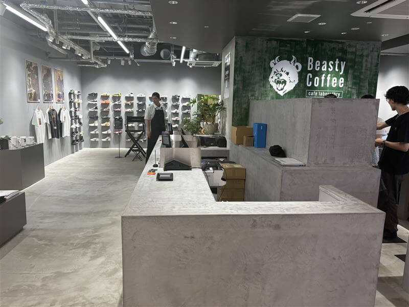 セレクトショップの店長 マネジャー候補  新店KineticsFUKUOKA天神