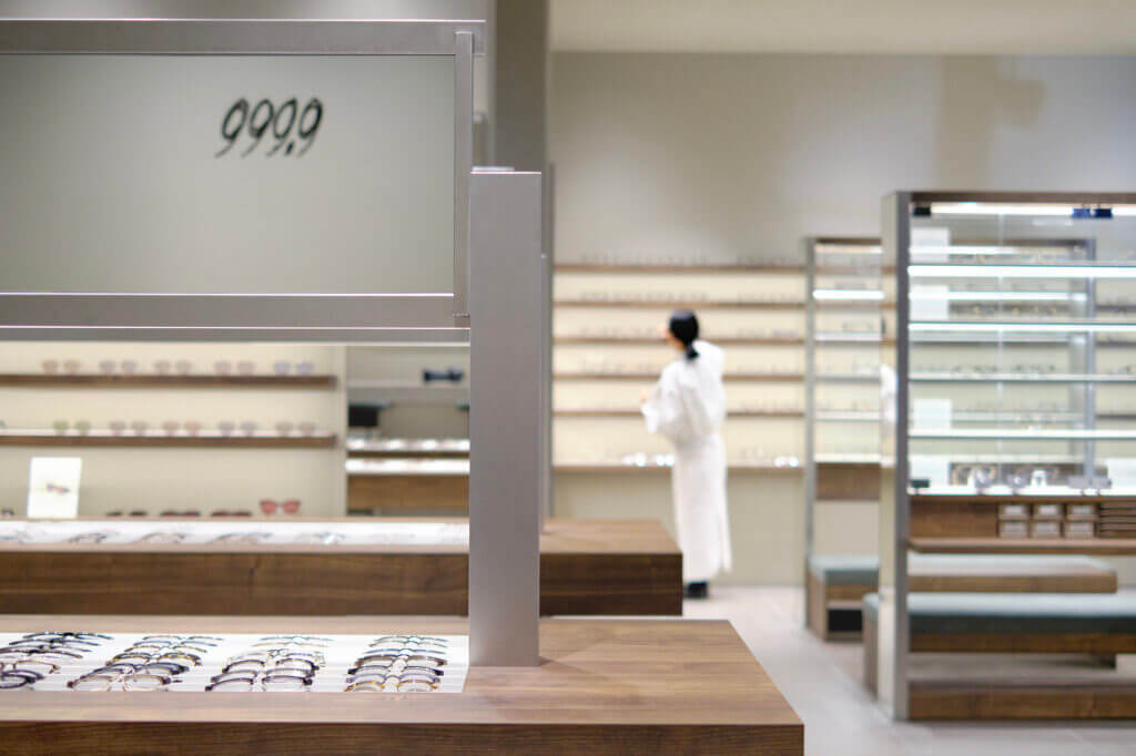 グラングリーン大阪店｜国産アイウェアブランドの販売スタッフ