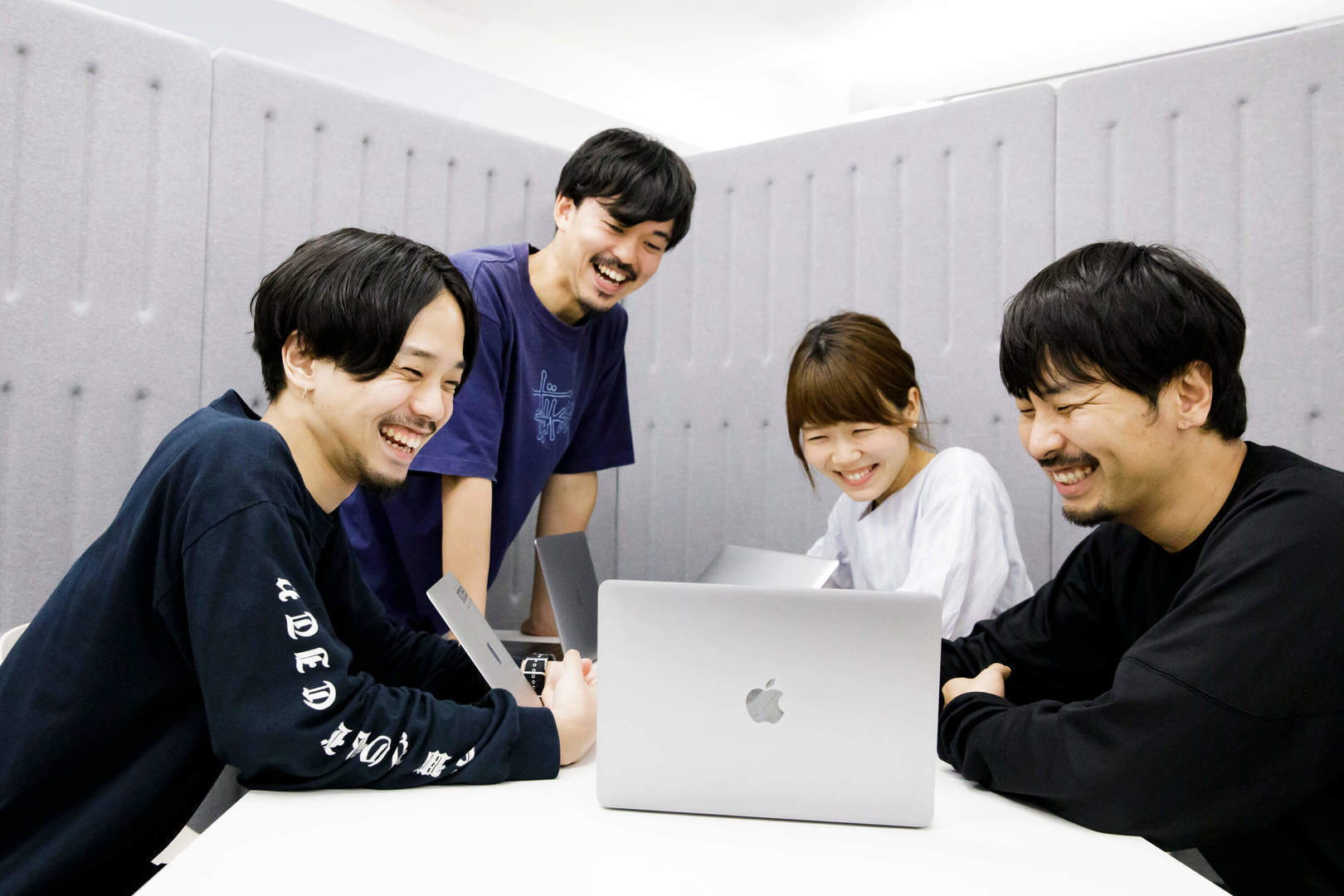 マーケティングマネジャー(候補)募集<国内初の縫製事業の新流通プラットフォーム>のカバー写真