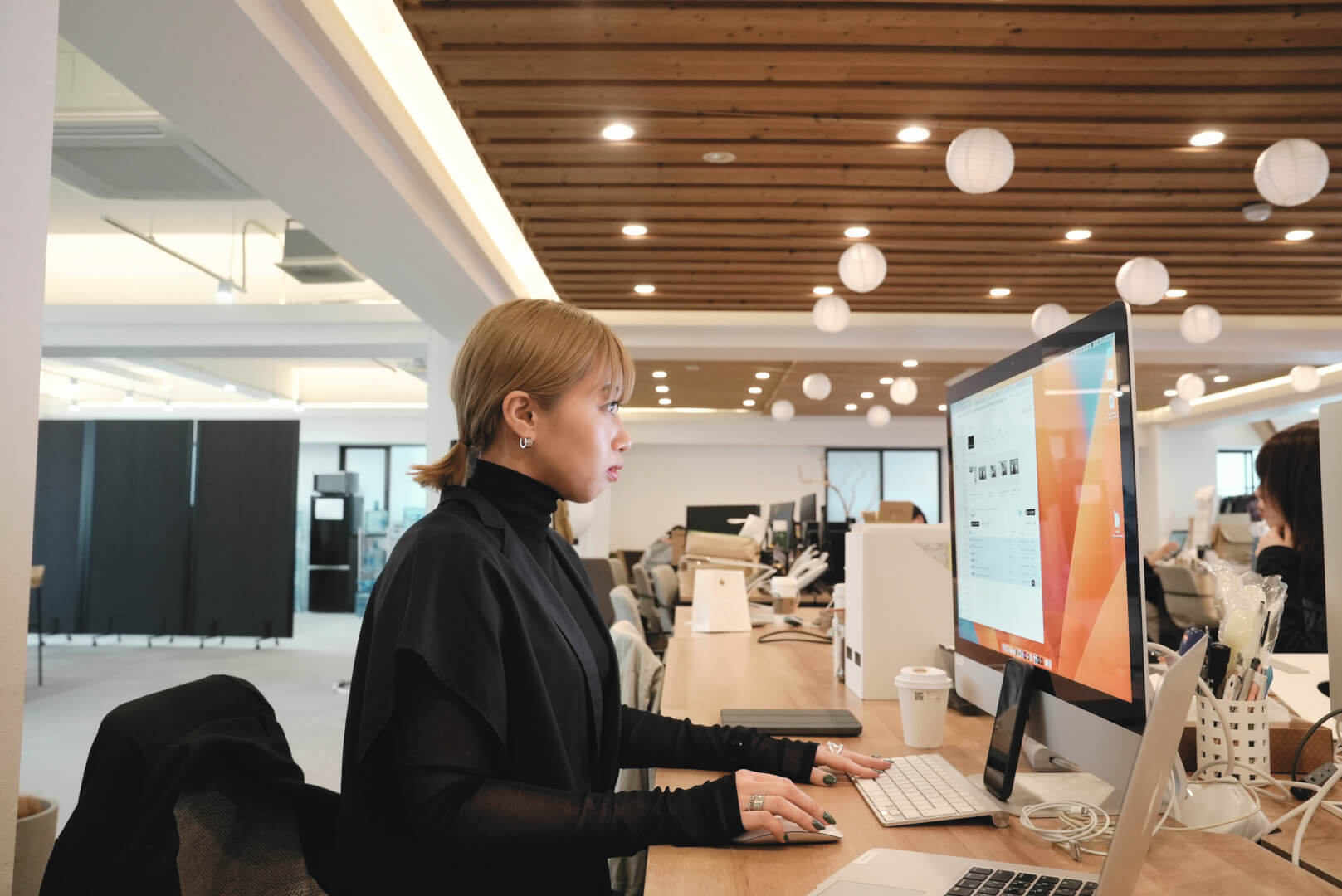 【ファッションデザイナー】アパレルブランドの新規立ち上げに伴い、デザイナー経験者