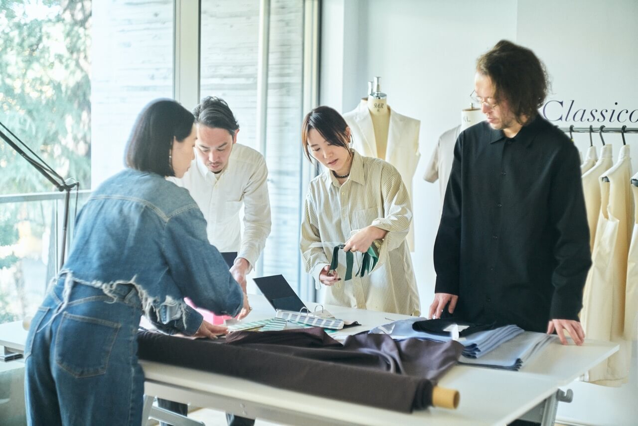 繊維商社経験者、必見！BtoBtoBの代理店営業経験が活かせる、医療アパレル営業