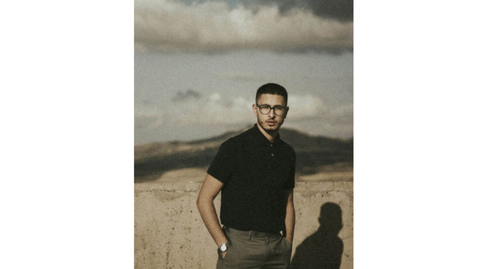 ミリタリーアパレル販売／残業ほぼなし・副業OK・未経験安心／資格取得支援制度あり