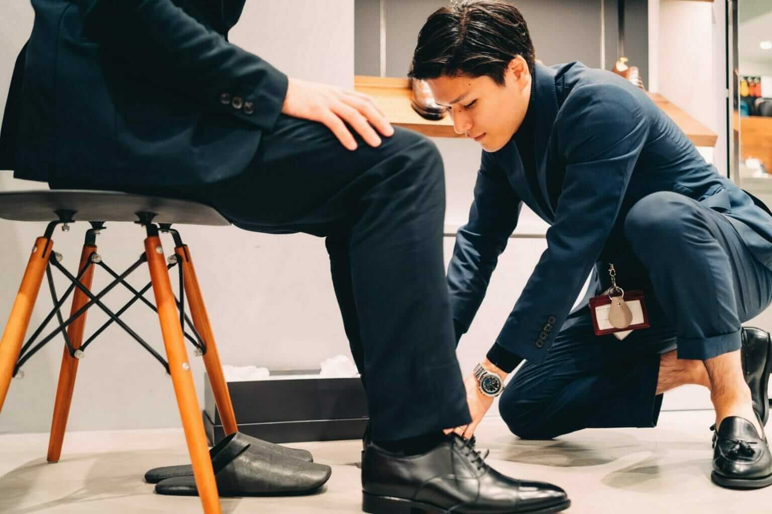 【販売｜東京】本革製品の販売・接客｜貧困のない社会をつくる