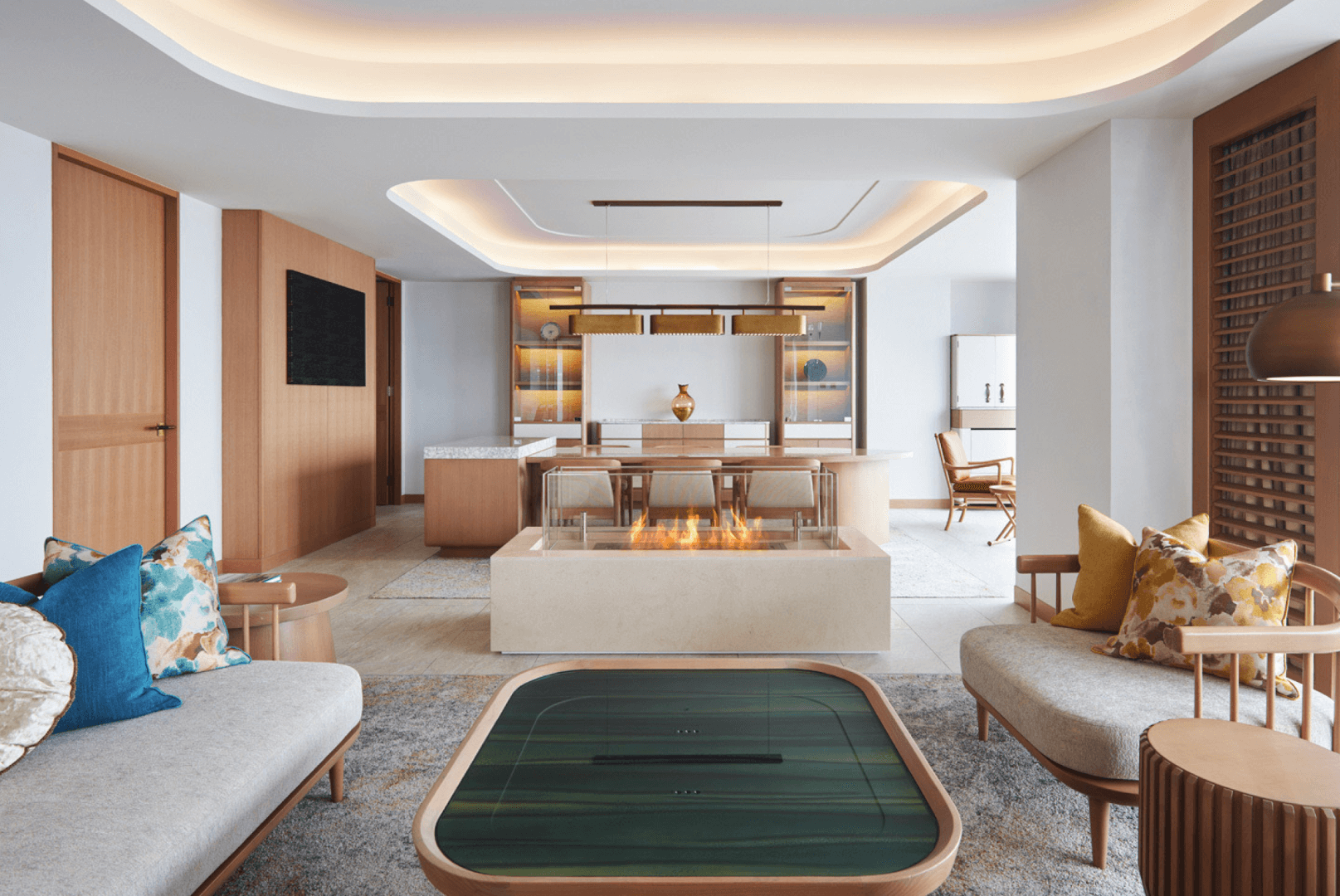 【インテリア販売】業界未経験可／年間休日125日以上／残業月10h／ノルマ無し