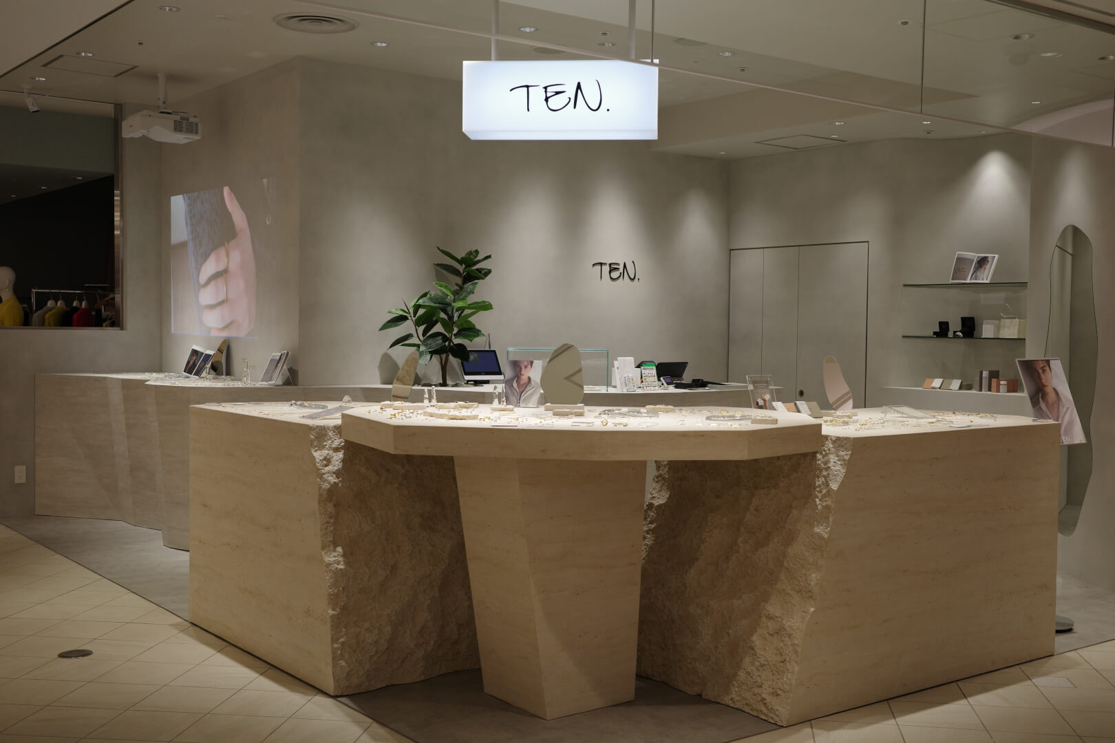 【TEN.】接客販売正社員スタッフ募集/ルミネ新宿2店