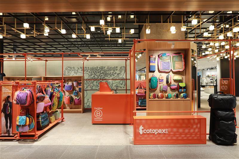 アウトドアバッグ＆アパレルが有名／コトパクシで販売職＠天神ワンビル