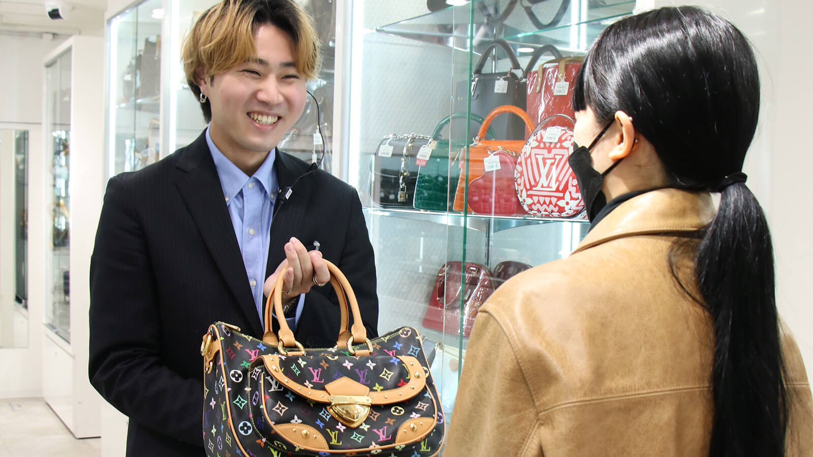 【販売｜渋谷】 中古ハイブランドの店舗スタッフ／髪色・ネイル自由♪