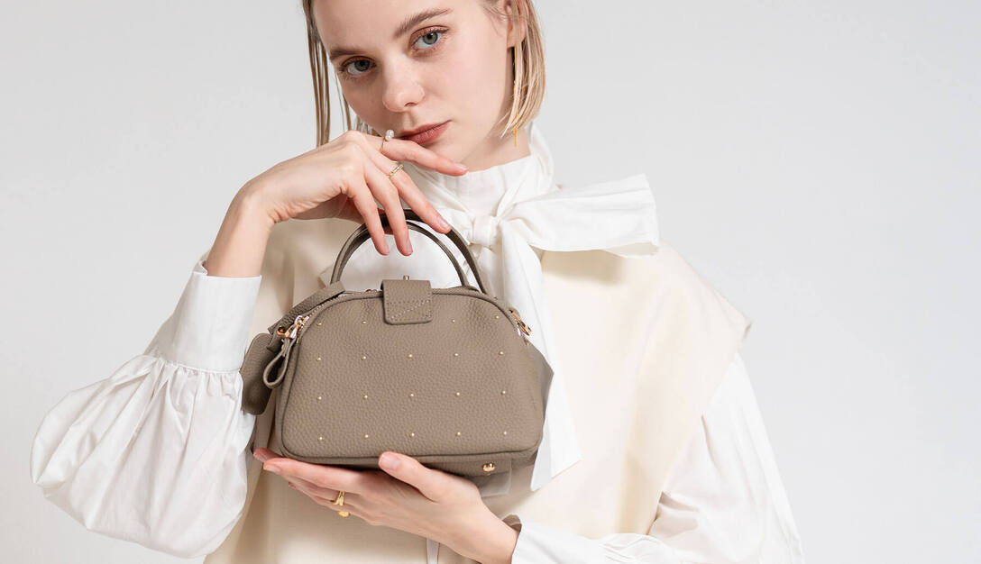 【ECカスタマーサポート】バッグ・ジュエリーブランド｜フレックス｜ネイル髪型自由のカバー写真