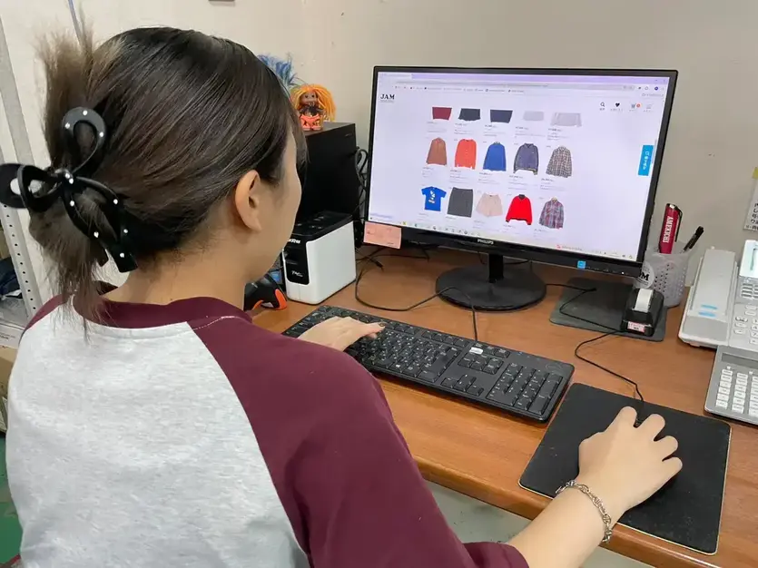 古着屋JAM ECサイト運営を支えるスタッフ募集｜受注発送・カスタマー対応｜大阪のカバー写真