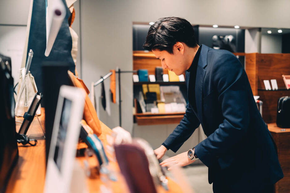 【神戸元町】本革製品の販売・接客｜貧困のない社会をつくるのカバー写真