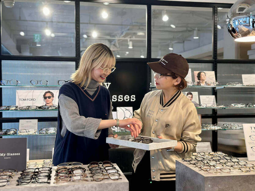 【広島】学生・フリーター歓迎！めがねの販売スタッフのカバー写真