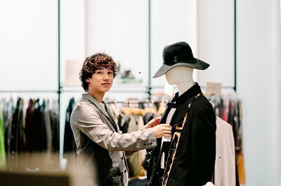 【中途正社員】未経験OK！RAGTAGニュウマン高輪店　販売スタッフ大募集！のカバー写真