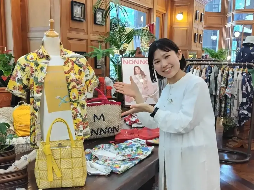 【丸の内本店勤務】日本製アパレル「マドモアゼルノンノン」販売員／実働7Hのカバー写真
