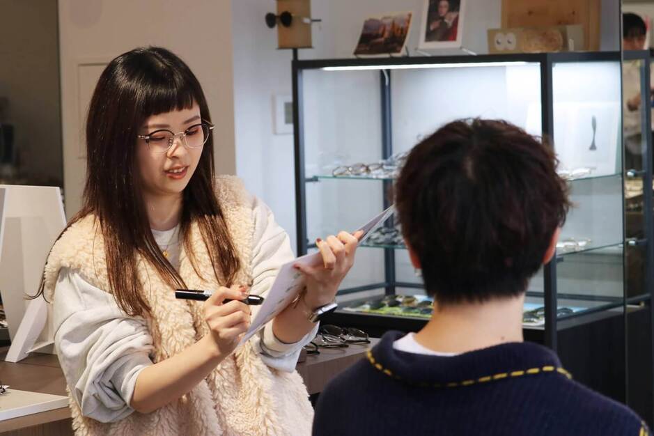 【店長・マネージャー】アイウェアスタイリスト│次のステージを目指すリーダー候補のカバー写真