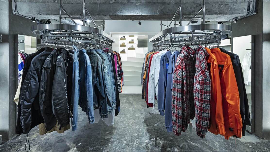 【接客なし】【VMD】時給1.700円～アパレルバックヤード販売サポート業務のカバー写真