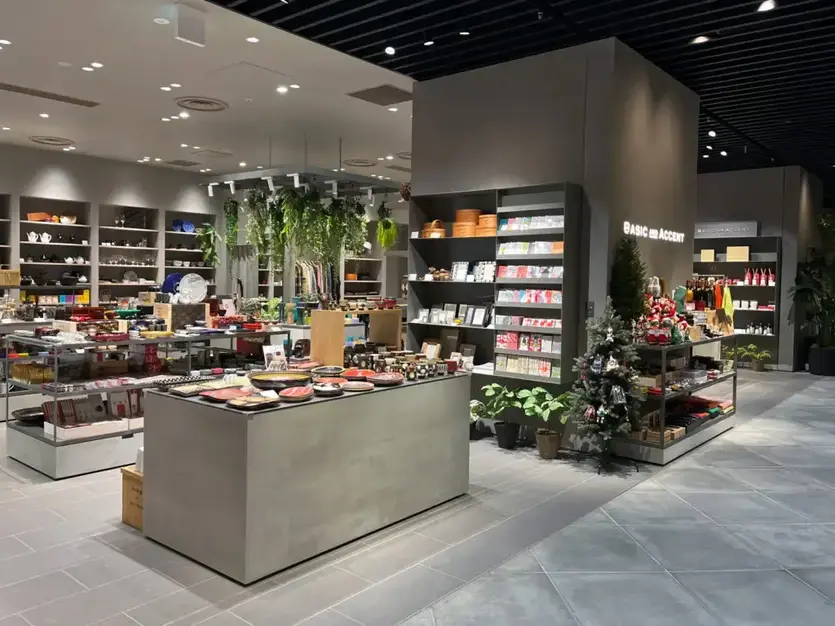 【正社員】生活雑貨の店舗販売／BASIC AND ACCENT 虎ノ門のカバー写真