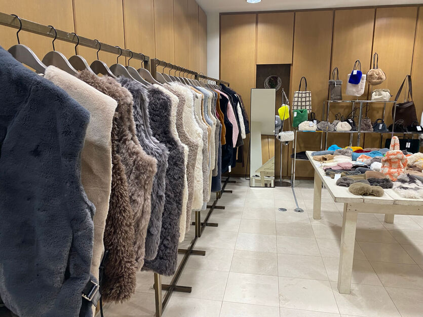 【商品企画・大阪】ファッション雑貨の企画・仕入・提案・商品管理のアシスタント　のカバー写真