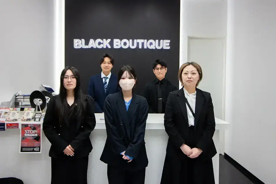 WEBサイトの出品スタッフ★撮影・画像処理／グローバルトレード株式会社のカバー写真