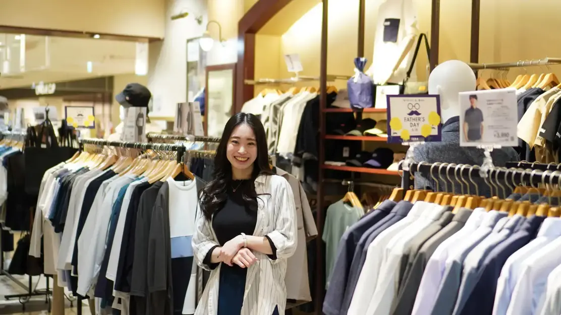 【中途店舗販売職】"ikka"店舗販売職　店長候補販売職　募集枠増加のカバー写真
