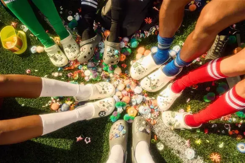  Crocs（クロックス）での販売スタッフ ＠マリンピア神戸のカバー写真
