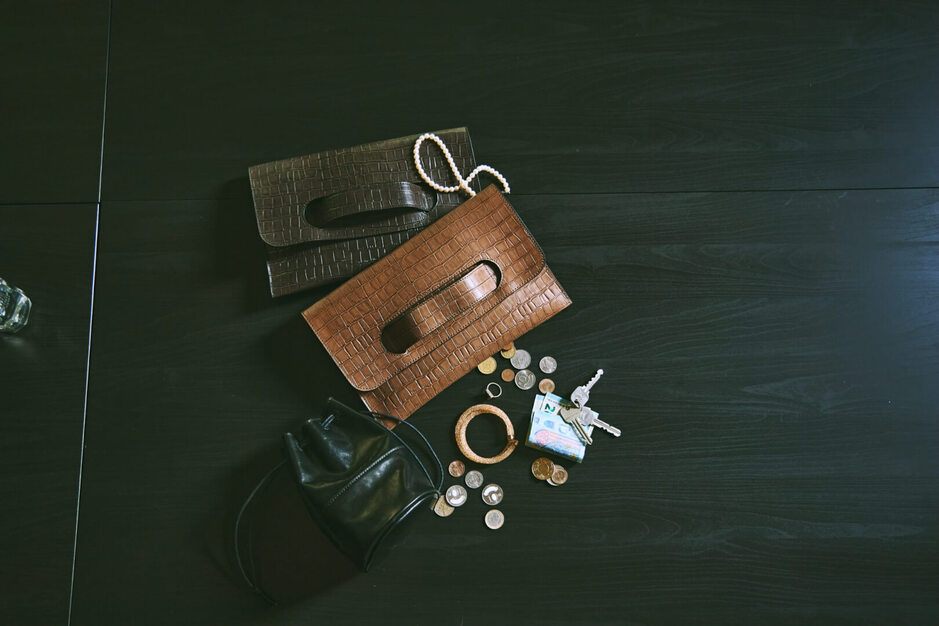 【東京｜企画営業】創業109年袋物老舗メーカー｜年間休日120日以上｜賞与年2回のカバー写真