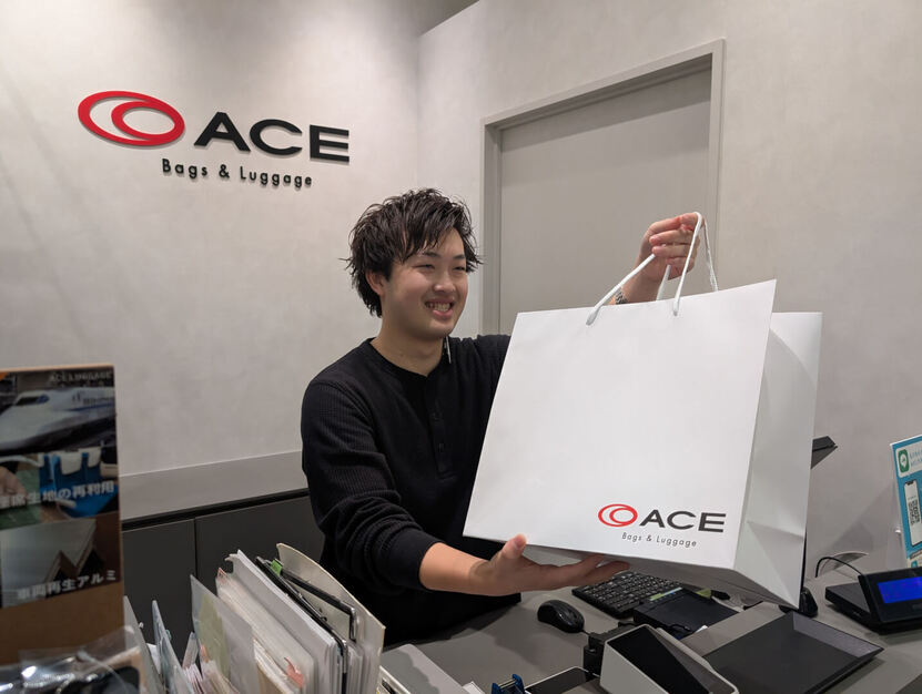 NEWOPEN／大井町駅直結【バッグ・スーツケース販売】◆働き易さと待遇が自慢！のカバー写真