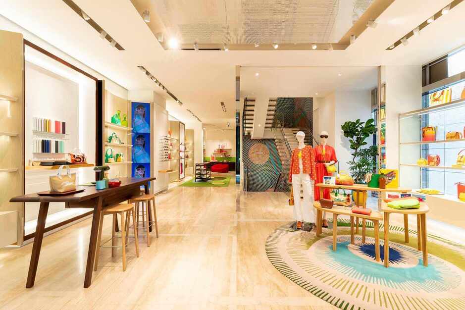 3期連続売上更新中！　2026年新卒【LONGCHAMP】販売スタッフのカバー写真