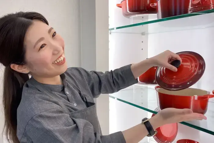 【京都大丸】残業月5h未満＆インセンティブあり◎『ル・クルーゼ』の販売スタッフのカバー写真