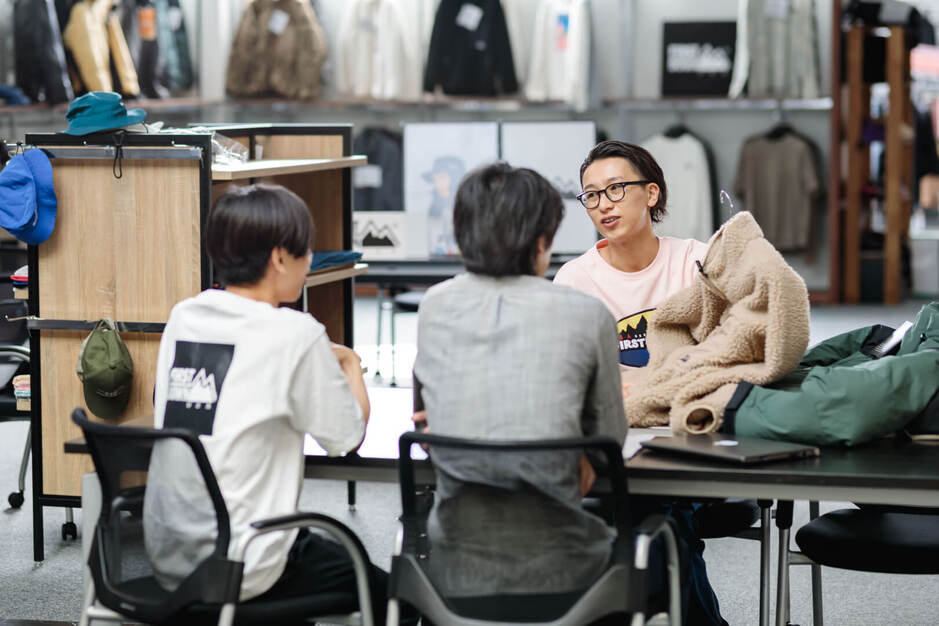 【岐阜・営業職】営業経験者優遇/安定したアパレルメーカーで長期就業可！のカバー写真