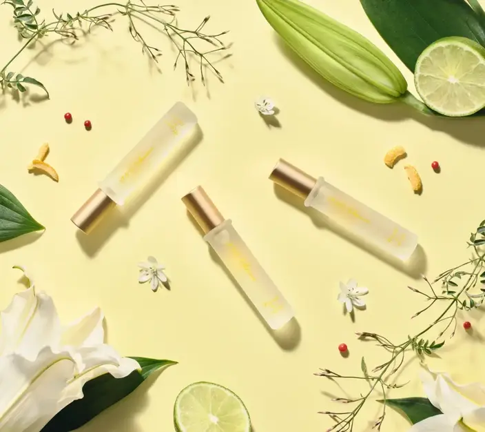 ファッションの感性を香りの世界へ―The PERFUME OIL FACTORYのカバー写真
