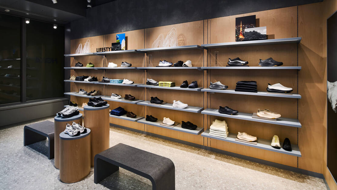 【販売】HOKA 丸の内｜業績好調／販売スタッフ募集のカバー写真