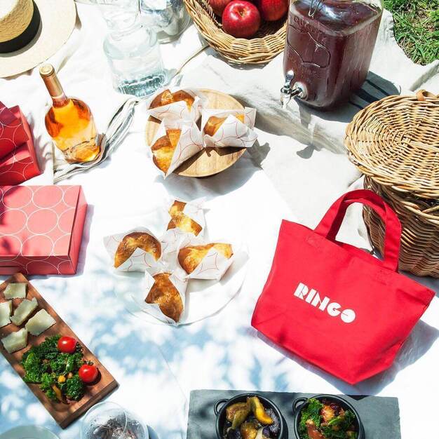 社員募集！SNSでも大人気！焼きたてカスタードアップルパイ専門店 での接客販売のカバー写真